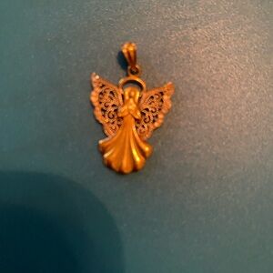 10k Elegant Gold Angel Pendant